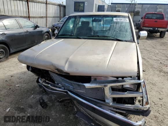 1989 GMC Sierra 1500 z VIN 1GTDC14K1KZ510561, wystawiony jako Copart lot #46184125 z przebiegiem 158 159 mil mil oraz Czysty tytuł • Clean title. Historia ofert i sprzedaży dostępna na DreamBid. Obrazek 5.