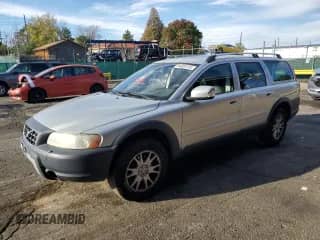 2007 Volvo XC70 z VIN YV4SZ592271276990, wystawiony jako Copart lot #84605125 z przebiegiem 89 970 mil mil oraz Szkoda całkowita • Salvage title. Historia ofert i sprzedaży dostępna na DreamBid. Obrazek 1.