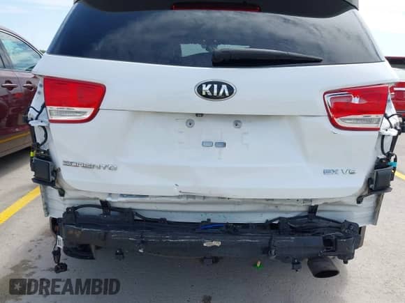 2017 Kia Sorento EX with VIN 5XYPH4A58HG290700, listed as a IAAI auction lot 42241148 with 121,227 mi miles and . Bid and sale history available at DreamBid. Image 6.