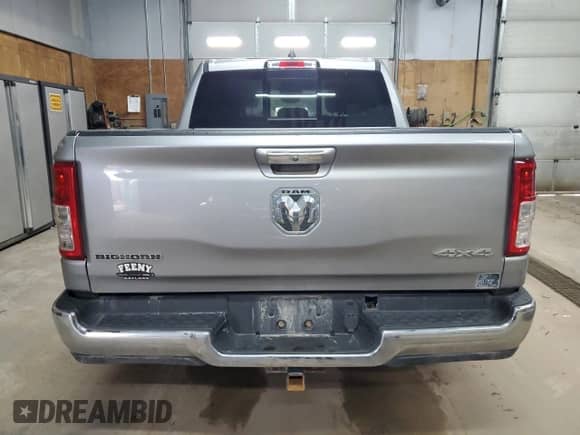 2019 Ram 1500 Big Horn z VIN 1C6RRFFG6KN781009, wystawiony jako Copart lot #71453485 z przebiegiem 207 841 mil mil oraz Czysty tytuł • Clean title. Historia ofert i sprzedaży dostępna na DreamBid. Obrazek 6.