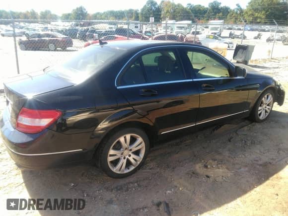 2008 Mercedes-Benz C 300 Sport z VIN WDDGF54X98R023677, wystawiony jako IAAI lot #43440146 z przebiegiem 150 073 mil mil oraz . Historia ofert i sprzedaży dostępna na DreamBid. Obrazek 4.