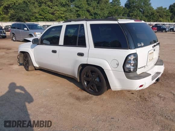 2005 Chevrolet TrailBlazer LS с VIN 1GNDS13S152176718, выставлен на аукционе IAAI как лот 43238935 с пробегом 240 330 миль миль и . История ставок и продаж доступна на DreamBid. Изображение 3.