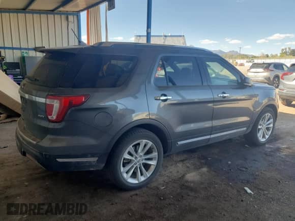 2018 Ford Explorer Limited z VIN 1FM5K8F84JGC86158, wystawiony jako Copart lot #81842015 z przebiegiem 169 703 mil mil oraz Czysty tytuł • Clean title. Historia ofert i sprzedaży dostępna na DreamBid. Obrazek 3.