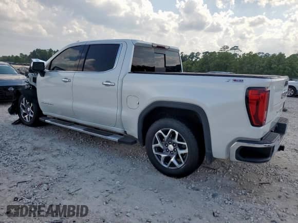 2022 GMC Sierra 1500 SLT with VIN 3GTUUDED4NG656603, listed as a Copart auction lot 67720425 with 28,215 mi miles and Salvage title. Bid and sale history available at DreamBid. Image 2.