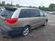 2004 Toyota Sienna XLE z VIN 5TDZA22C04S101369, wystawiony jako IAAI lot #43247039 z przebiegiem 256 193 mil mil oraz . Historia ofert i sprzedaży dostępna na DreamBid. Obrazek 4.