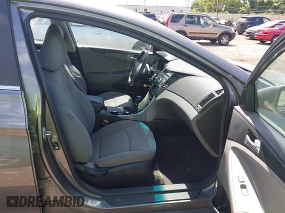 2011 Hyundai Sonata GLS z VIN 5NPEB4AC7BH043806, wystawiony jako IAAI lot #43094672 z przebiegiem 116 387 mil mil oraz . Historia ofert i sprzedaży dostępna na DreamBid. Obrazek 5.