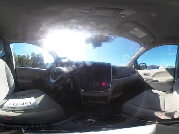 2018 Toyota Sienna LE with VIN 5TDKZ3DC2JS914933, listed as a IAAI auction lot 43075517 with 89,547 mi miles and . Bid and sale history available at DreamBid. Image 19.