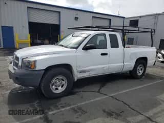 2007 Dodge Dakota ST with VIN 1D7HE22KX7S261199, listed as a Copart auction lot 82193485 with 119,935 mi miles and Salvage title. Bid and sale history available at DreamBid. Image 1.