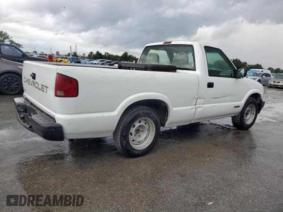 2000 Chevrolet S-10 with VIN 1GCCS1443YK181718, listed as a Copart auction lot 59185655 with 178,249 mi miles and Clean title. Bid and sale history available at DreamBid. Image 3.