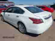 2015 Nissan Altima S z VIN 1N4AL3AP7FC236487, wystawiony jako IAAI lot #43348450 z przebiegiem 171 486 mil mil oraz . Historia ofert i sprzedaży dostępna na DreamBid. Obrazek 3.