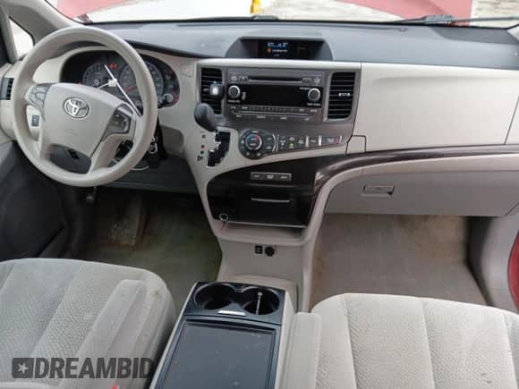 2014 Toyota Sienna LE with VIN 5TDJK3DC8ES083704, listed as a Copart auction lot 84932195 with 210,428 mi miles and Salvage title. Bid and sale history available at DreamBid. Image 8.