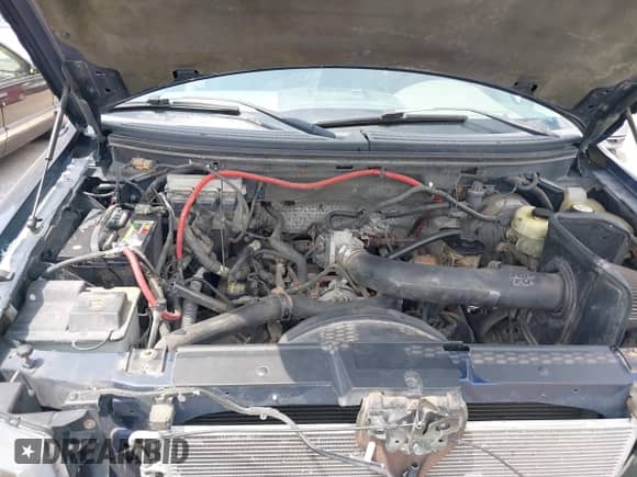 2008 Ford F-150 STX z VIN 1FTRX14W68FB51327, wystawiony jako IAAI lot #42673350 z przebiegiem 196 341 mil mil oraz . Historia ofert i sprzedaży dostępna na DreamBid. Obrazek 10.