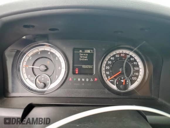 2019 Ram 1500 Express z VIN 1C6RR6FG8KS712565, wystawiony jako Copart lot #71266675 z przebiegiem 56 823 mil mil oraz Czysty tytuł • Clean title. Historia ofert i sprzedaży dostępna na DreamBid. Obrazek 9.