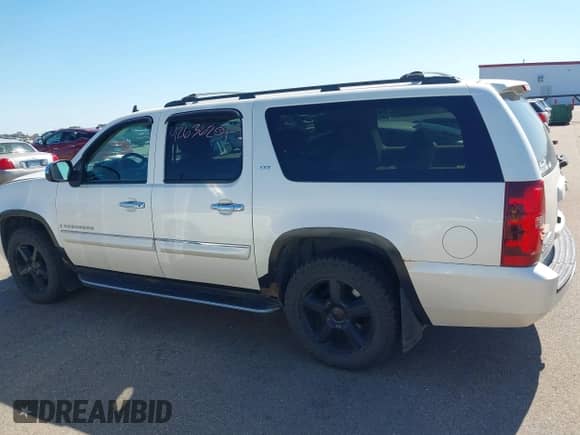 2008 Chevrolet Suburban LTZ с VIN 1GNFK16348R213561, выставлен на аукционе IAAI как лот 42636201 с пробегом 201 675 миль миль и . История ставок и продаж доступна на DreamBid. Изображение 14.