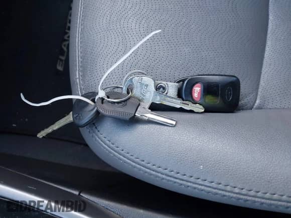 2011 Hyundai Elantra GLS с VIN 5NPDH4AE8BH016562, выставлен на аукционе IAAI как лот 41291403 с пробегом 105 317 миль миль и . История ставок и продаж доступна на DreamBid. Изображение 11.