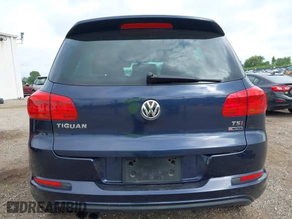 2016 Volkswagen Tiguan SEL с VIN WVGBV7AX0GW076285, выставлен на аукционе IAAI как лот 42759877 с пробегом 119 956 миль миль и . История ставок и продаж доступна на DreamBid. Изображение 16.