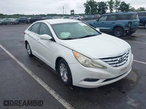2013 Hyundai Sonata GLS with VIN 5NPEB4AC3DH705495, listed as a IAAI auction lot 42613197 with 116,036 mi miles and . Bid and sale history available at DreamBid. Image 1.