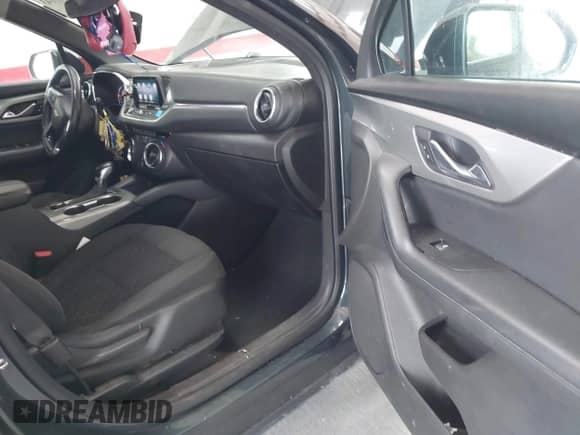 2019 Chevrolet Blazer with VIN 3GNKBBRAXKS596263, listed as a IAAI auction lot 42903143 with 127,850 mi miles and . Bid and sale history available at DreamBid. Image 5.