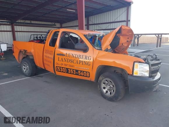2011 Chevrolet Silverado 1500 LT z VIN 1GCRCSEAXBZ275949, wystawiony jako IAAI lot #43450682 z przebiegiem Nie podano mil oraz . Historia ofert i sprzedaży dostępna na DreamBid. Obrazek 1.
