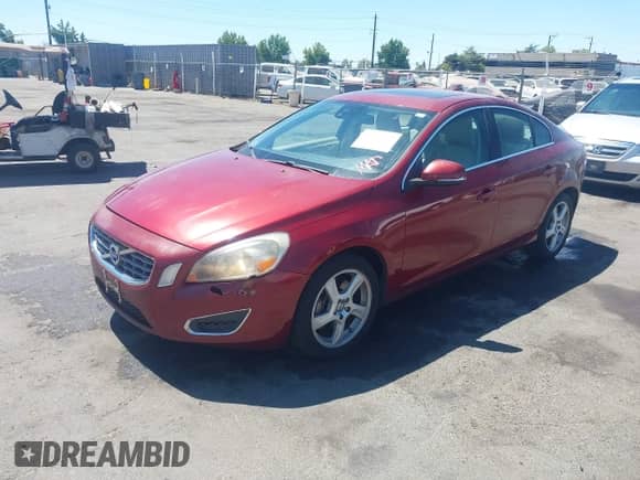 2012 Volvo S60 T5 с VIN YV1622FS1C2051230, выставлен на аукционе IAAI как лот 42949592 с пробегом 135 248 миль миль и . История ставок и продаж доступна на DreamBid. Изображение 2.