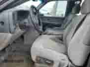 2001 Chevrolet Suburban LS with VIN 3GNFK16T61G211350, listed as a Copart auction lot 50490985 with 296,940 mi miles and Clean title. Bid and sale history available at DreamBid. Image 7.