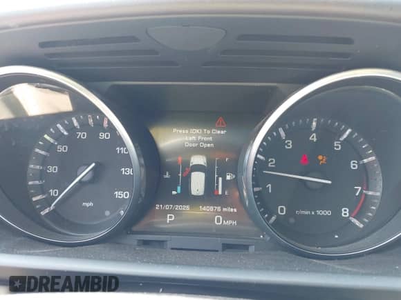 2015 Land Rover Range Rover Sport HSE with VIN SALWR2VF8FA616470, listed as a IAAI auction lot 42797021 with 140,876 mi miles and . Bid and sale history available at DreamBid. Image 7.