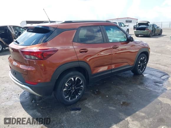 2021 Chevrolet TrailBlazer LT z VIN KL79MPS27MB113390, wystawiony jako IAAI lot #42873046 z przebiegiem 34 079 mil mil oraz . Historia ofert i sprzedaży dostępna na DreamBid. Obrazek 4.