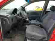 2006 Chevrolet Aveo LS z VIN KL1TD66676B674991, wystawiony jako Copart lot #54555505 z przebiegiem 198 580 mil mil oraz Szkoda całkowita • Salvage title. Historia ofert i sprzedaży dostępna na DreamBid. Obrazek 7.
