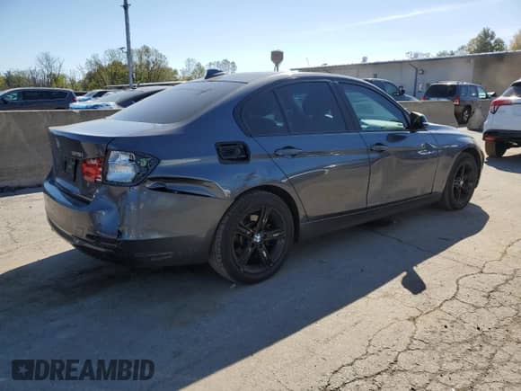 2013 BMW 3 Series 328i xDrive with VIN WBA3B3C56DJ811377, listed as a Copart auction lot 85263265 with 140,109 mi miles and Salvage title. Bid and sale history available at DreamBid. Image 3.