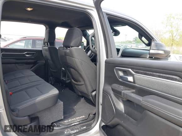 2022 Ram 1500 Big Horn z VIN 1C6RRFFG3NN258356, wystawiony jako IAAI lot #42181879 z przebiegiem 72 696 mil mil oraz . Historia ofert i sprzedaży dostępna na DreamBid. Obrazek 8.