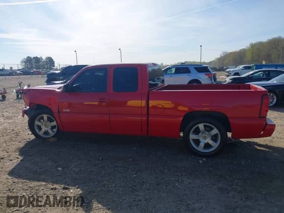 2004 Chevrolet Silverado SS с VIN 2GCEK19N041129127, выставлен на аукционе IAAI как лот 41902810 с пробегом 291 480 миль миль и . История ставок и продаж доступна на DreamBid. Изображение 15.