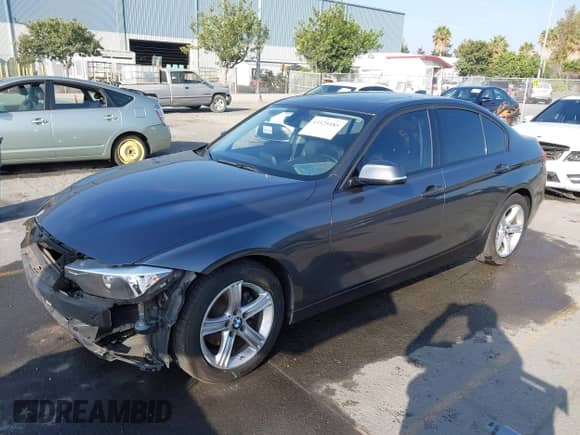 2015 BMW 3 Series 328i с VIN WBA3C1C59FP851874, выставлен на аукционе IAAI как лот 43325485 с пробегом 124 003 миль миль и . История ставок и продаж доступна на DreamBid. Изображение 2.