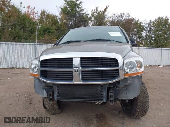 2006 Dodge 3500 Laramie z VIN 3D7LX38C06G143095, wystawiony jako IAAI lot #40889368 z przebiegiem Nie podano mil oraz . Historia ofert i sprzedaży dostępna na DreamBid. Obrazek 11.