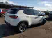 2018 Jeep Compass Trailhawk z VIN 3C4NJDDB1JT129035, wystawiony jako Copart lot #81118565 z przebiegiem 85 299 mil mil oraz Szkoda całkowita • Salvage title. Historia ofert i sprzedaży dostępna na DreamBid. Obrazek 3.