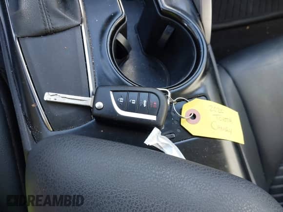 2020 Toyota Camry SE z VIN 4T1G11AK5LU380494, wystawiony jako IAAI lot #43567593 z przebiegiem 13 112 mil mil oraz . Historia ofert i sprzedaży dostępna na DreamBid. Obrazek 11.