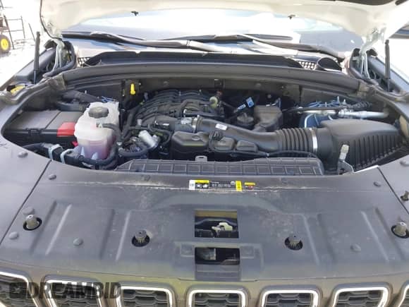 2025 Jeep Grand Cherokee Altitude X z VIN 1C4RJJAG5S8631580, wystawiony jako IAAI lot #43187690 z przebiegiem 14 194 mil mil oraz . Historia ofert i sprzedaży dostępna na DreamBid. Obrazek 10.