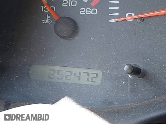 1998 Dodge 1500 z VIN 1B7HF13Z6WJ104111, wystawiony jako IAAI lot #42509757 z przebiegiem 252 472 mil mil oraz . Historia ofert i sprzedaży dostępna na DreamBid. Obrazek 7.