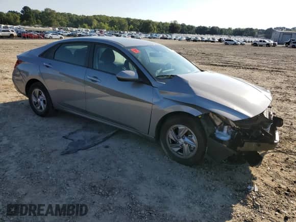 2025 Hyundai Elantra SE with VIN KMHLL4DG6SU915686, listed as a Copart auction lot 69941305 with 4,866 mi miles and Salvage title. Bid and sale history available at DreamBid. Image 4.