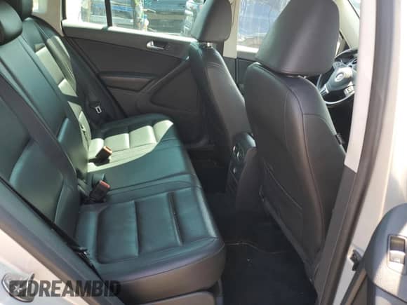 2013 Volkswagen Tiguan S с VIN WVGAV7AX0DW512172, выставлен на аукционе Copart как лот 71987025 с пробегом 165 536 миль миль и Чистый • Clean title. История ставок и продаж доступна на DreamBid. Изображение 11.