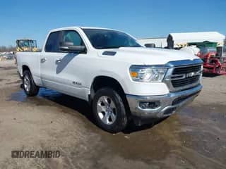 2020 Ram 1500 Big Horn z VIN 1C6RREBT3LN252583, wystawiony jako IAAI lot #41767035 z przebiegiem 218 563 mil mil oraz . Historia ofert i sprzedaży dostępna na DreamBid. Obrazek 1.