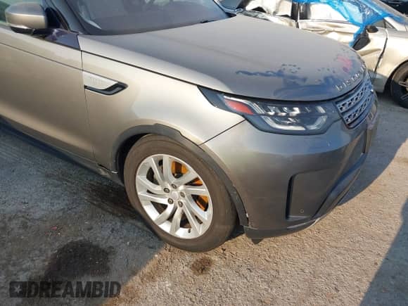 2017 Land Rover Discovery HSE z VIN SALRRBBV7HA046036, wystawiony jako IAAI lot #43238640 z przebiegiem 85 594 mil mil oraz . Historia ofert i sprzedaży dostępna na DreamBid. Obrazek 6.