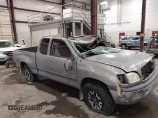 2000 Toyota Tundra SR5 с VIN 5TBBT4418YS041942, выставлен на аукционе IAAI как лот 42666251 с пробегом 163 070 миль миль и . История ставок и продаж доступна на DreamBid. Изображение 1.