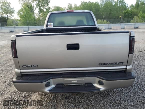 1998 Chevrolet S-10 LS с VIN 1GCCS194XWK261605, выставлен на аукционе Copart как лот 54703745 с пробегом 246 406 миль миль и На запчасти • Non repairable. История ставок и продаж доступна на DreamBid. Изображение 6.