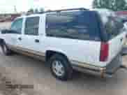 1999 Chevrolet Suburban z VIN 1GNEC16R2XJ362108, wystawiony jako IAAI lot #42973441 z przebiegiem 308 292 mil mil oraz . Historia ofert i sprzedaży dostępna na DreamBid. Obrazek 3.
