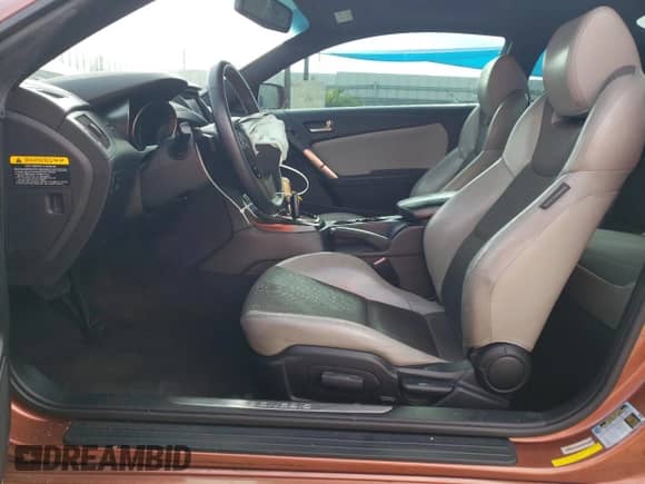 2013 Hyundai Genesis Coupe 2.0T z VIN KMHHT6KD7DU092148, wystawiony jako Copart lot #71086844 z przebiegiem 97 755 mil mil oraz Szkoda całkowita • Salvage title. Historia ofert i sprzedaży dostępna na DreamBid. Obrazek 7.