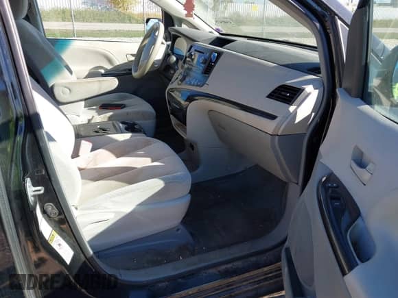 2013 Toyota Sienna LE with VIN 5TDJK3DC2DS068324, listed as a IAAI auction lot 43405475 with 238,805 mi miles and . Bid and sale history available at DreamBid. Image 5.