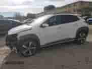 2021 Hyundai Kona Ultimate z VIN KM8K5CA52MU730895, wystawiony jako Copart lot #71620575 z przebiegiem 26 944 mil mil oraz Szkoda całkowita • Salvage title. Historia ofert i sprzedaży dostępna na DreamBid. Obrazek 1.
