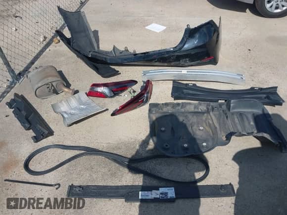 2023 Toyota Camry SE с VIN 4T1G11AK2PU771320, выставлен на аукционе IAAI как лот 42341023 с пробегом 42 568 миль миль и . История ставок и продаж доступна на DreamBid. Изображение 12.