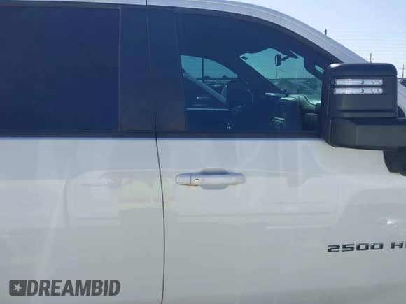 2022 Chevrolet Silverado 2500HD с VIN 2GC1YNE76N1206922, выставлен на аукционе IAAI как лот 42702207 с пробегом 134 925 миль миль и . История ставок и продаж доступна на DreamBid. Изображение 13.