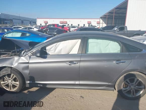 2018 Hyundai Sonata SEL with VIN 5NPE34AF6JH665755, listed as a IAAI auction lot 43381472 with 102,127 mi miles and . Bid and sale history available at DreamBid. Image 11.